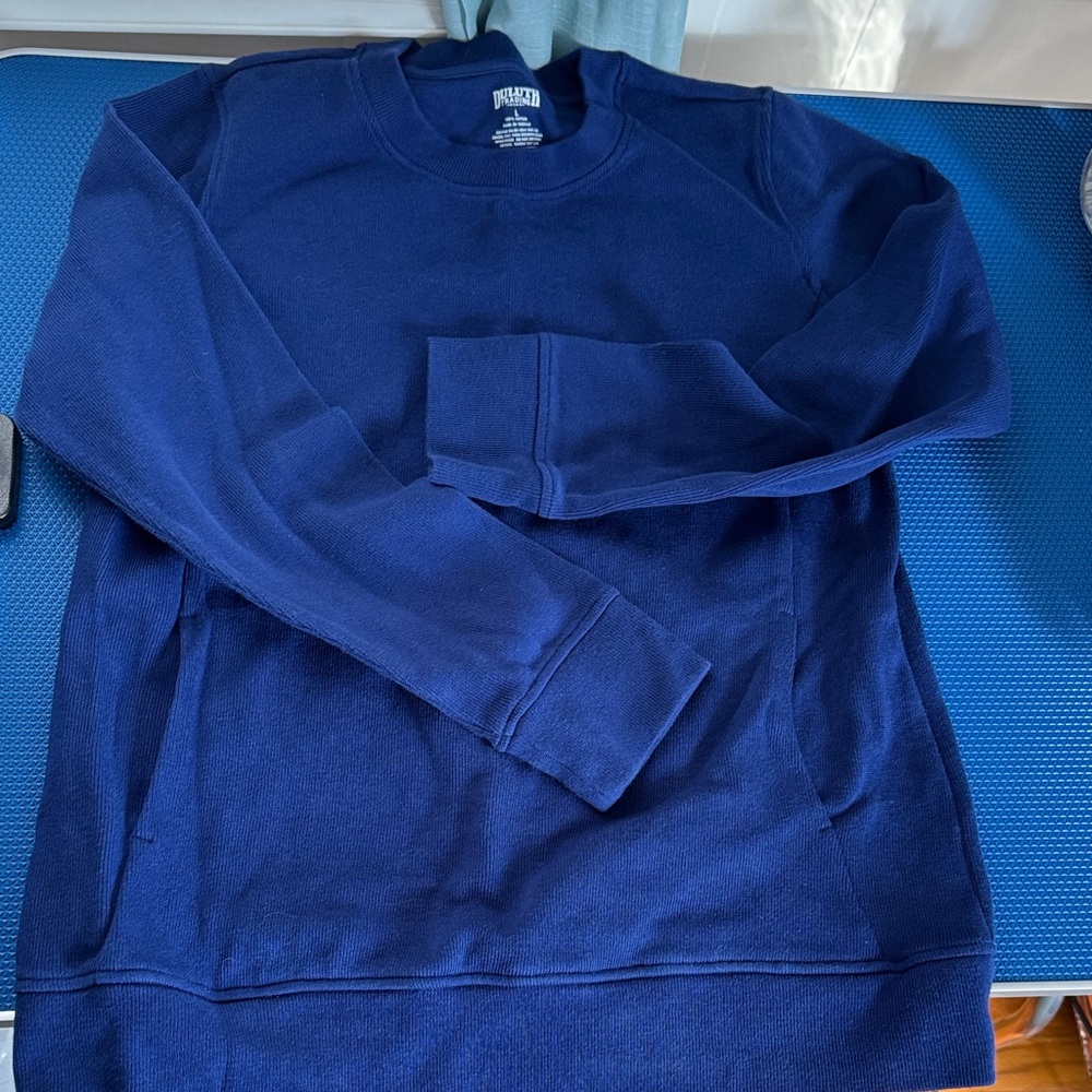 Duluth Trading Co women’s Deep Blue Crewneck Sweatshirt
